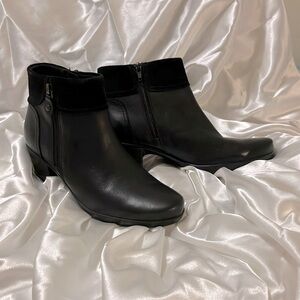 Emilie Twist by Clarks